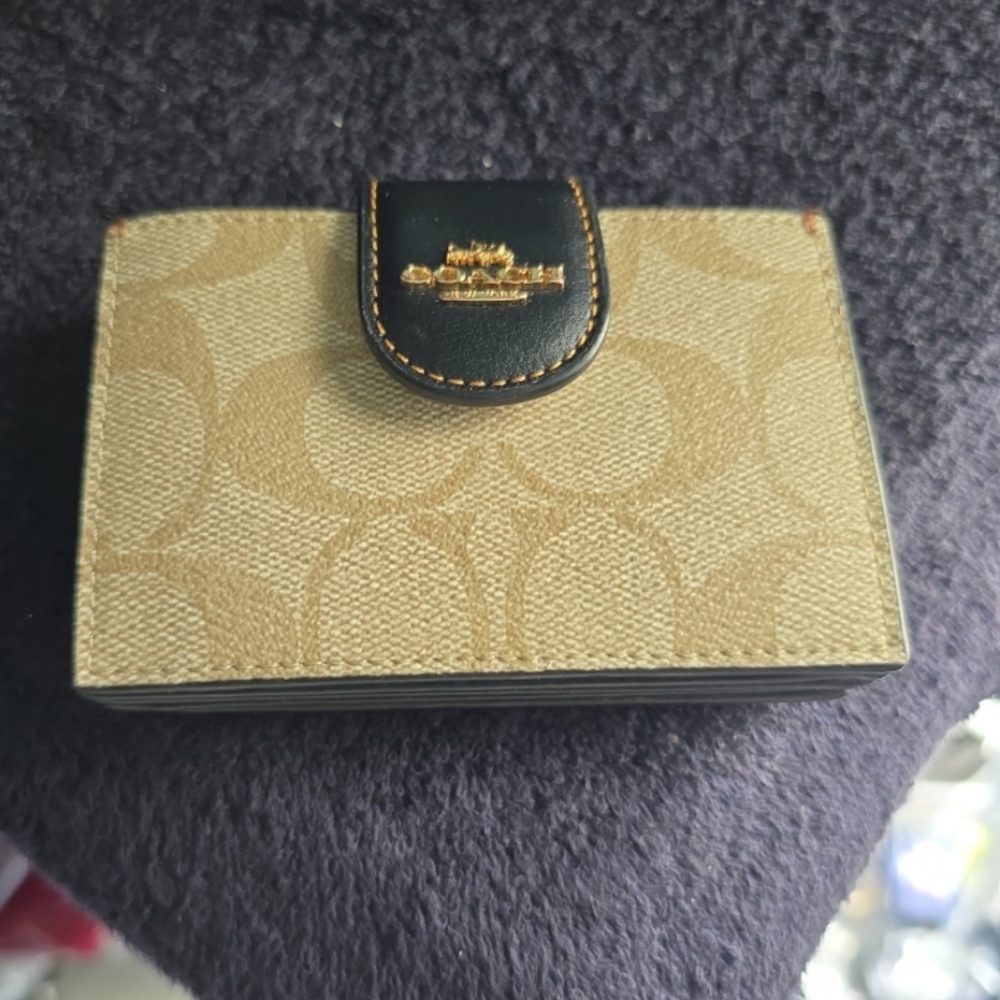 Coach Accordion Card Case